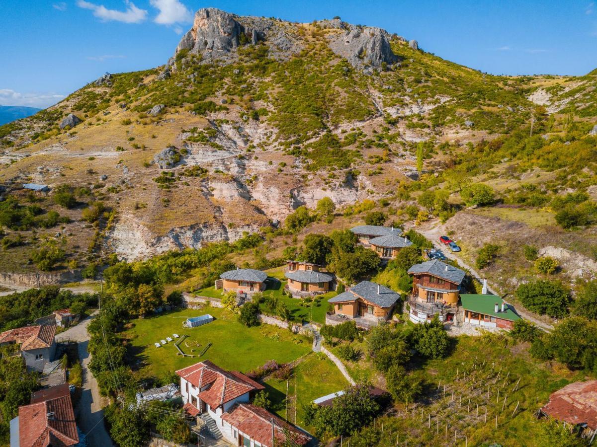 Eco Village Under The Cliffs Ilindentsi Luaran gambar