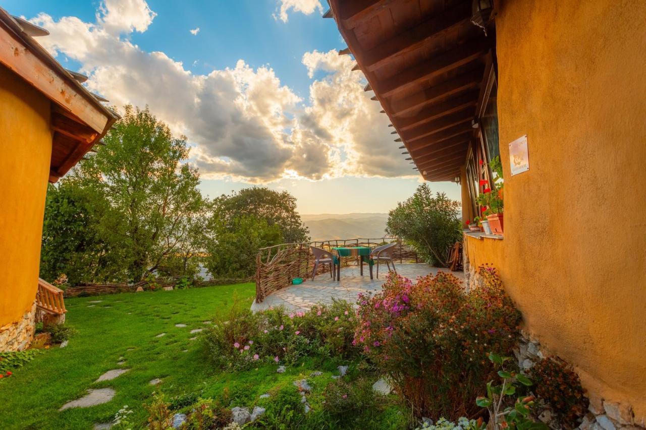 Eco Village Under The Cliffs Ilindentsi Luaran gambar