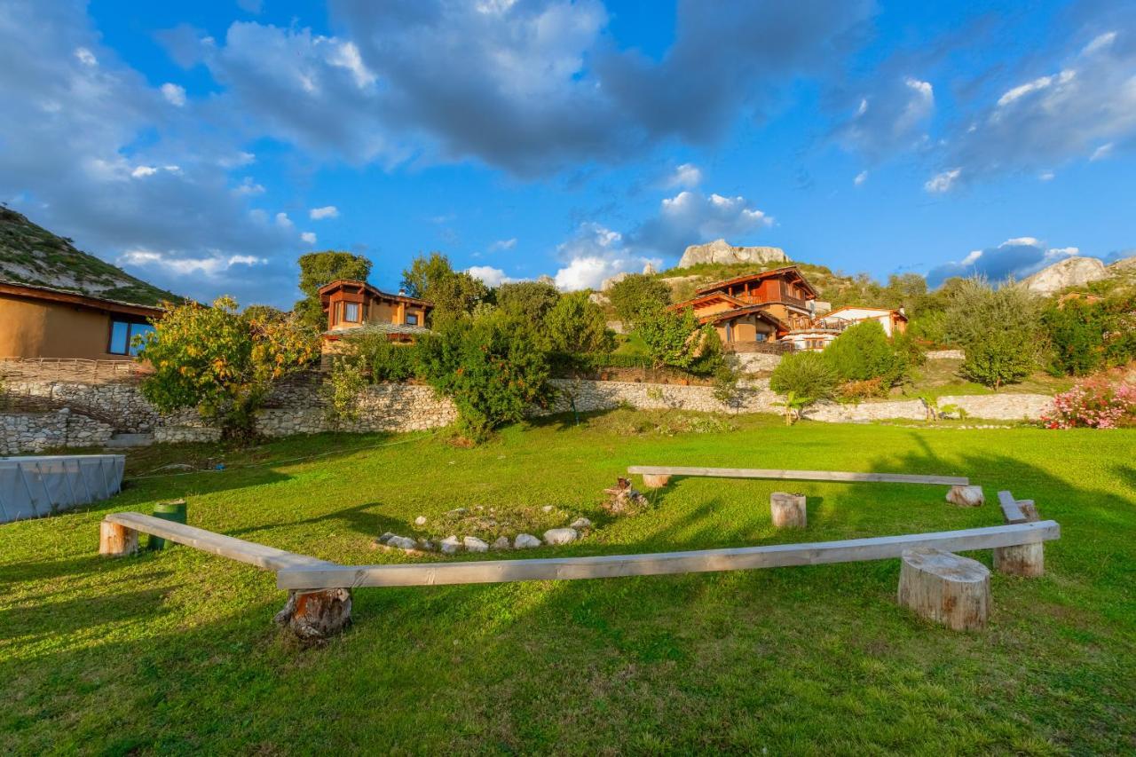 Eco Village Under The Cliffs Ilindentsi Luaran gambar