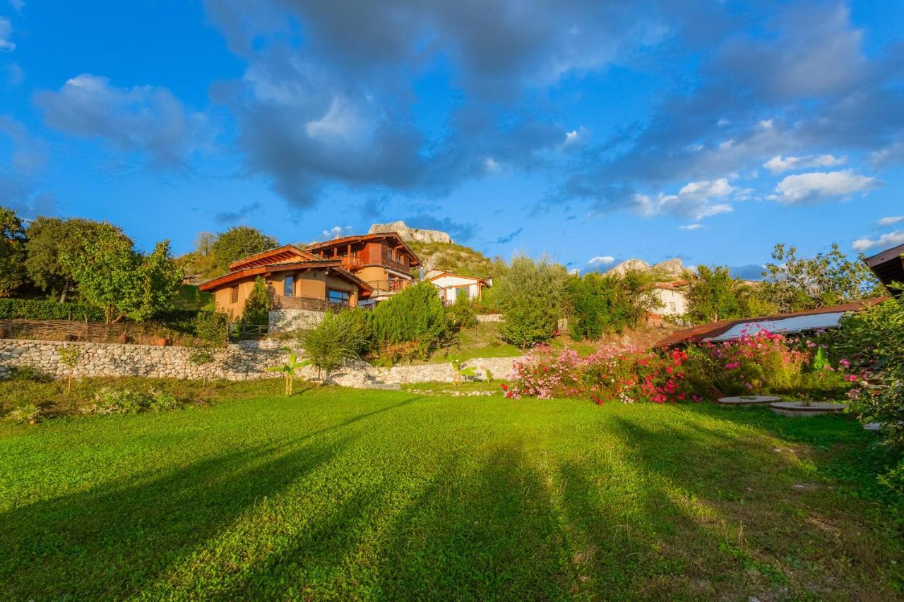 Eco Village Under The Cliffs Ilindentsi Luaran gambar