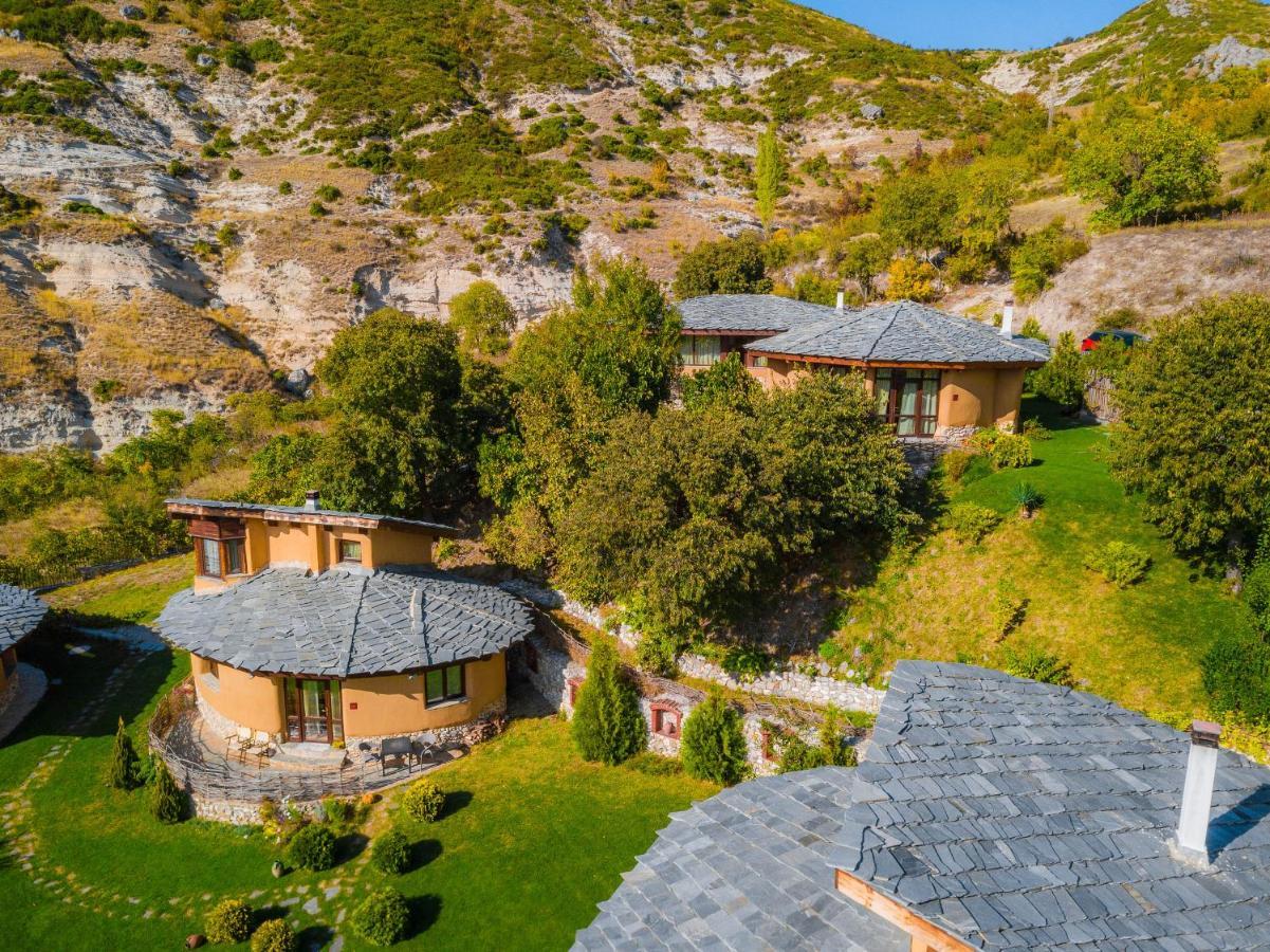 Eco Village Under The Cliffs Ilindentsi Luaran gambar