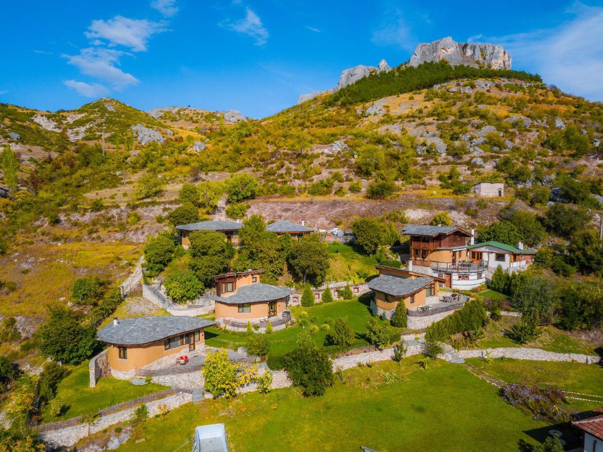 Eco Village Under The Cliffs Ilindentsi Luaran gambar