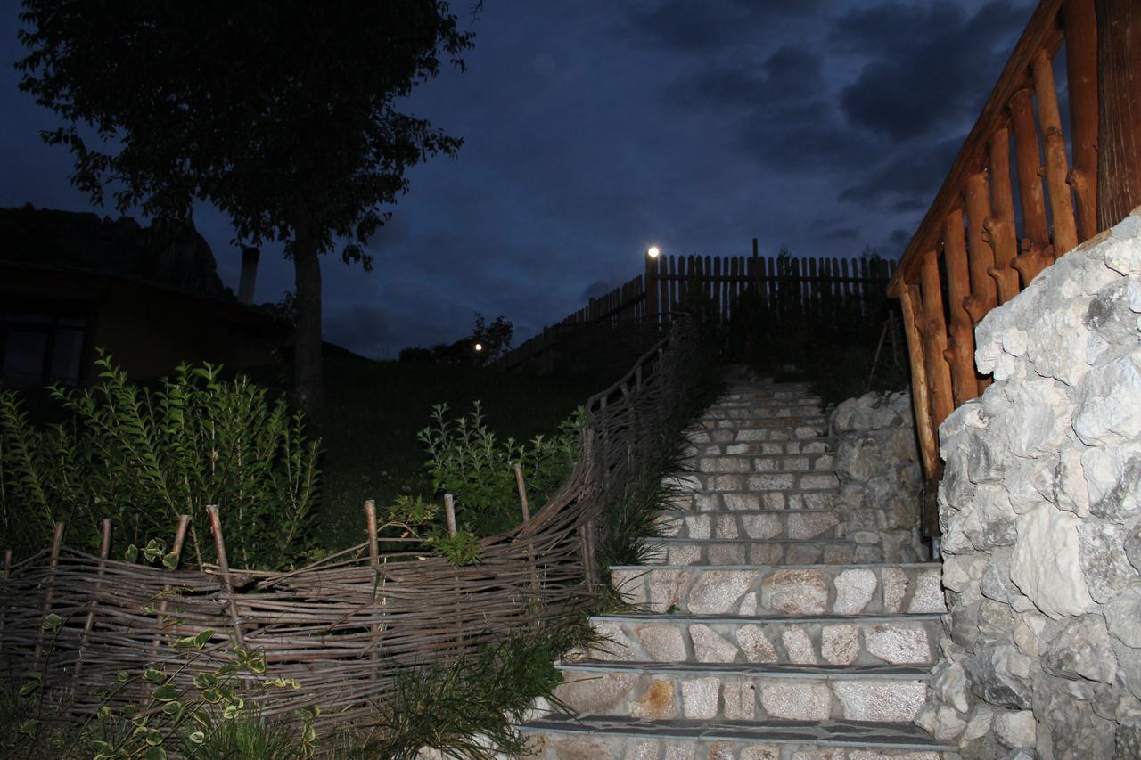 Eco Village Under The Cliffs Ilindentsi Luaran gambar