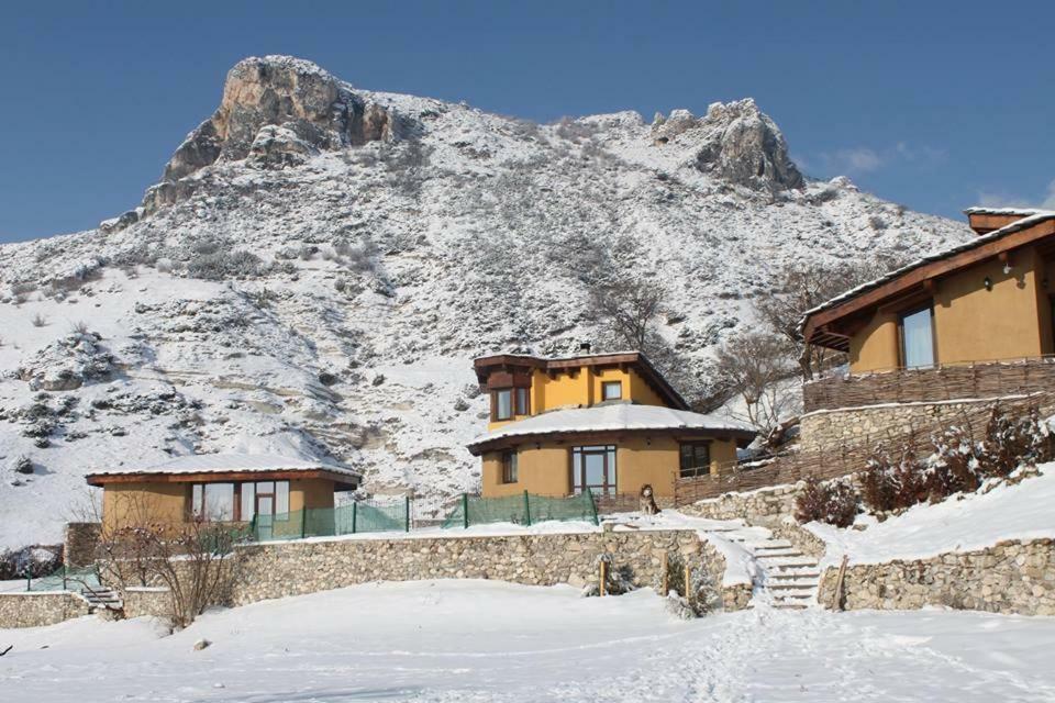 Eco Village Under The Cliffs Ilindentsi Luaran gambar