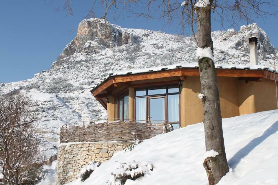 Eco Village Under The Cliffs Ilindentsi Luaran gambar