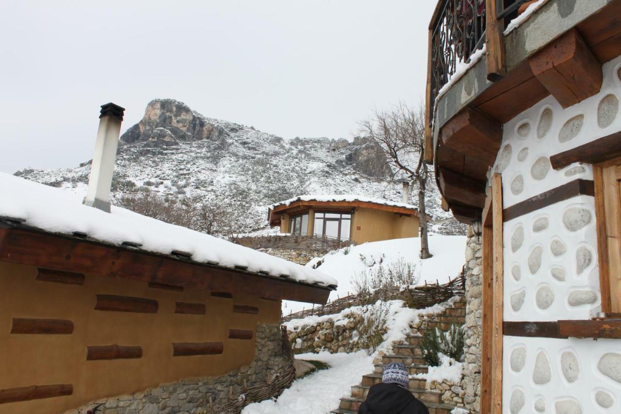 Eco Village Under The Cliffs Ilindentsi Luaran gambar