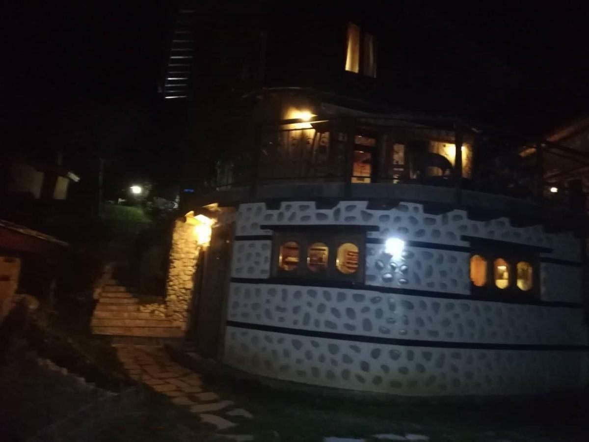 Eco Village Under The Cliffs Ilindentsi Luaran gambar